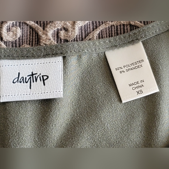 Daytrip Strappy Front Long Sleeve Olive Green Top - Size XS - Picture 2 of 2